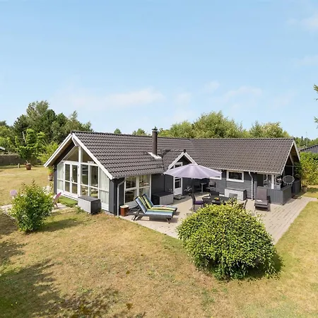 Zelda - 300m From The Sea By Interhome