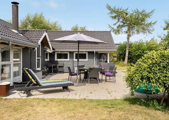 Zelda - 300m From The Sea By Interhome *